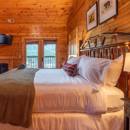 Hickory Ridge By Avantstay Incredible Private Elevated Cabin Sleeps 20 แกตลิงเบิร์ก ภายนอก รูปภาพ