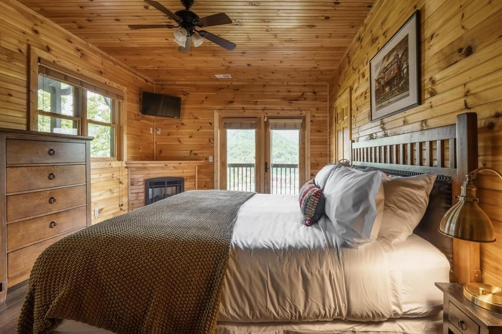 Hickory Ridge By Avantstay Incredible Private Elevated Cabin Sleeps 20 แกตลิงเบิร์ก ภายนอก รูปภาพ
