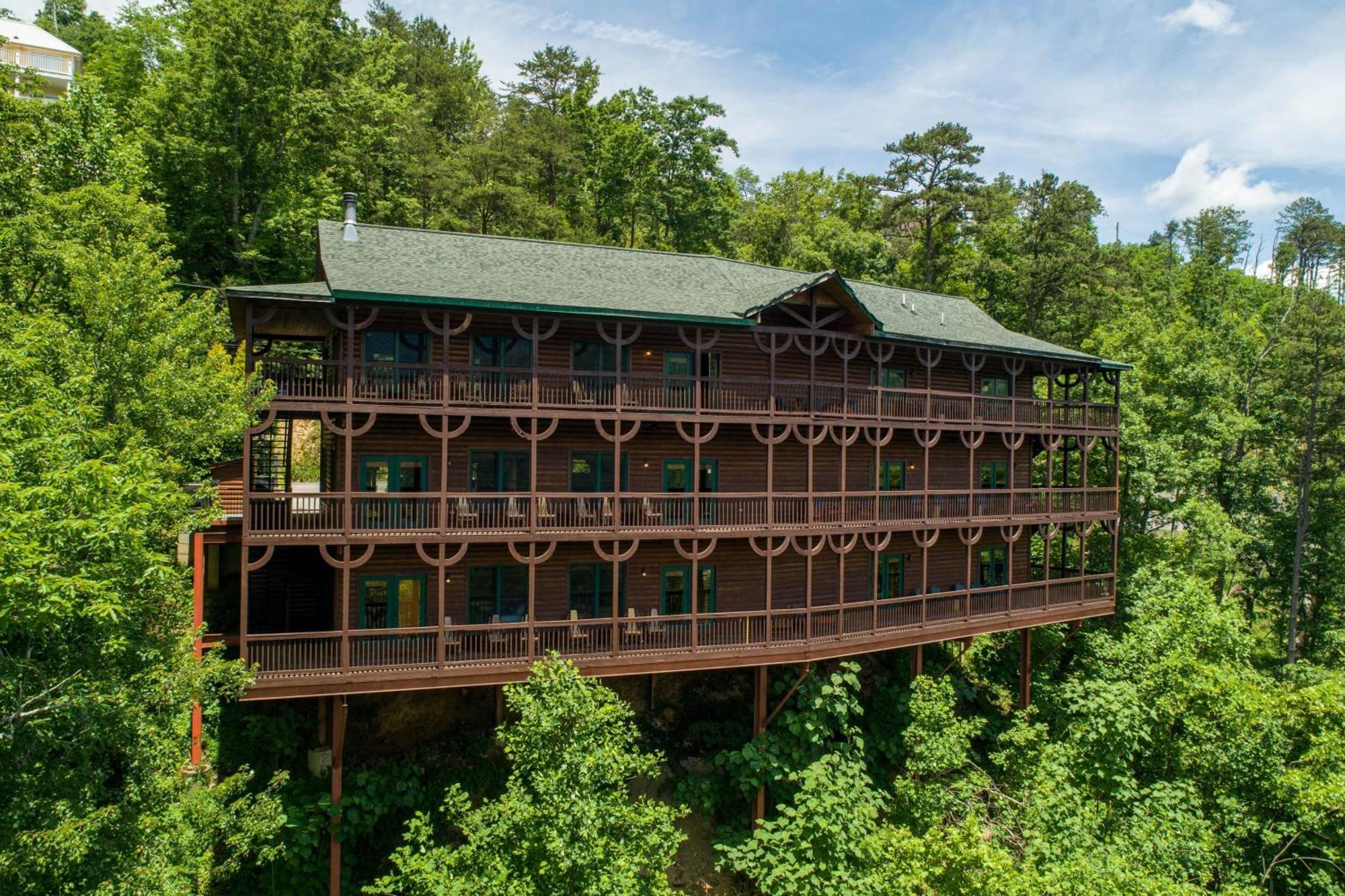 Hickory Ridge By Avantstay Incredible Private Elevated Cabin Sleeps 20 แกตลิงเบิร์ก ภายนอก รูปภาพ