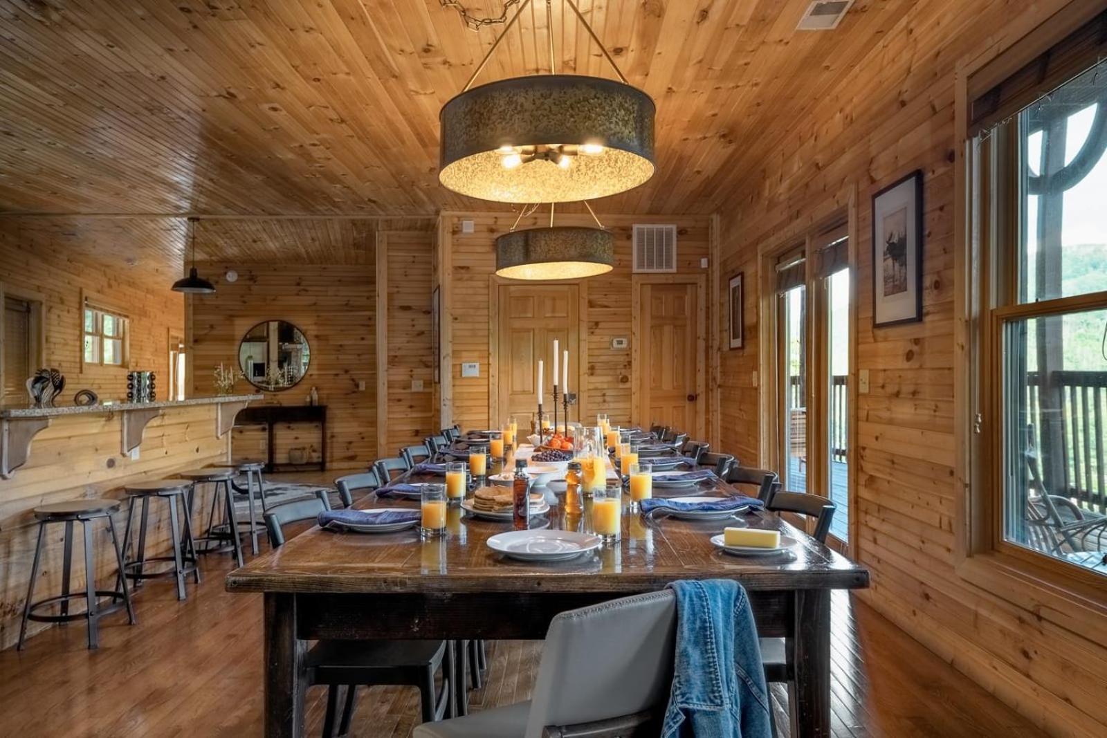 Hickory Ridge By Avantstay Incredible Private Elevated Cabin Sleeps 20 แกตลิงเบิร์ก ภายนอก รูปภาพ