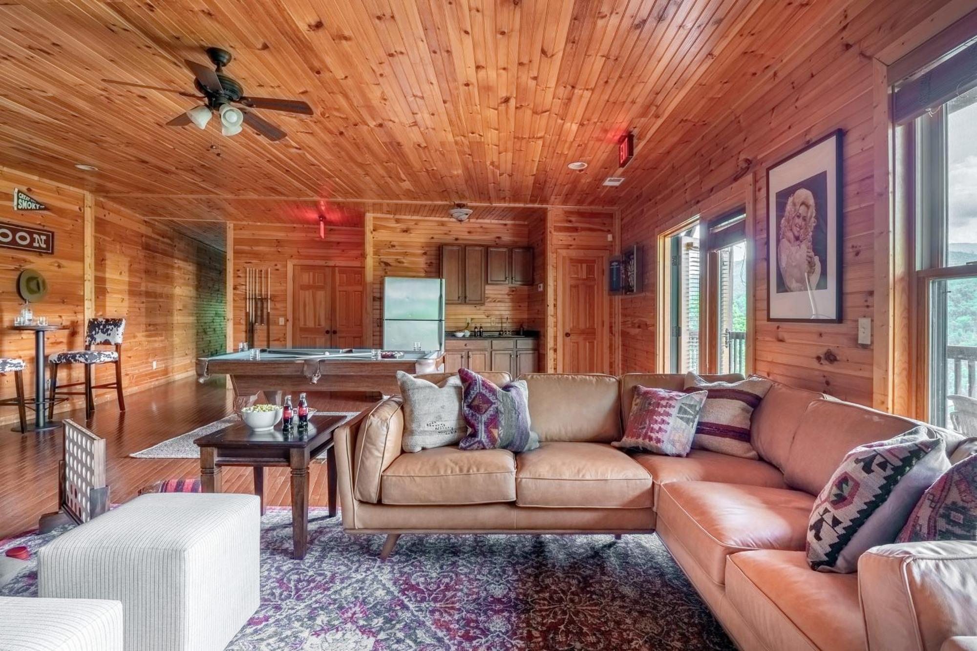 Hickory Ridge By Avantstay Incredible Private Elevated Cabin Sleeps 20 แกตลิงเบิร์ก ภายนอก รูปภาพ